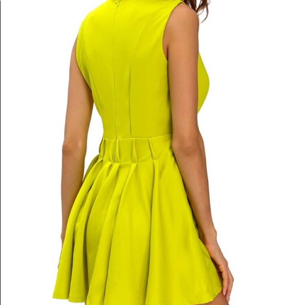 Deep V Romper - Picture 2 of 2